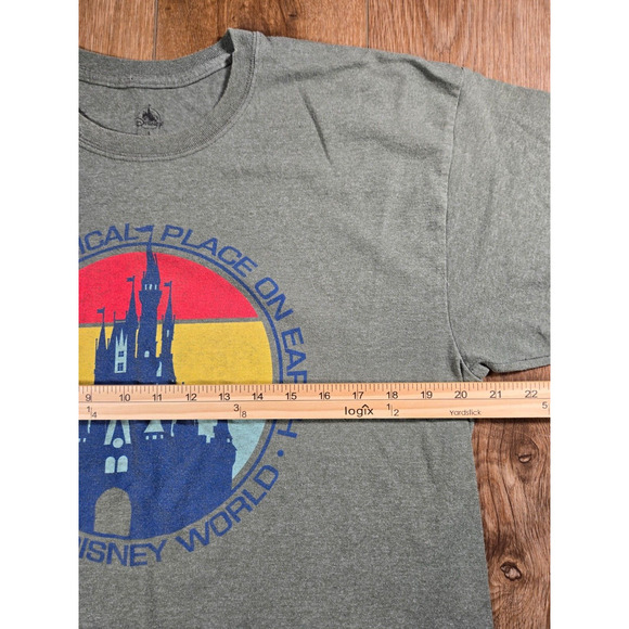 Walt Disney World Men's Large Gray T-Shirt Most Magical Place On Earth - Picture 4 of 6
